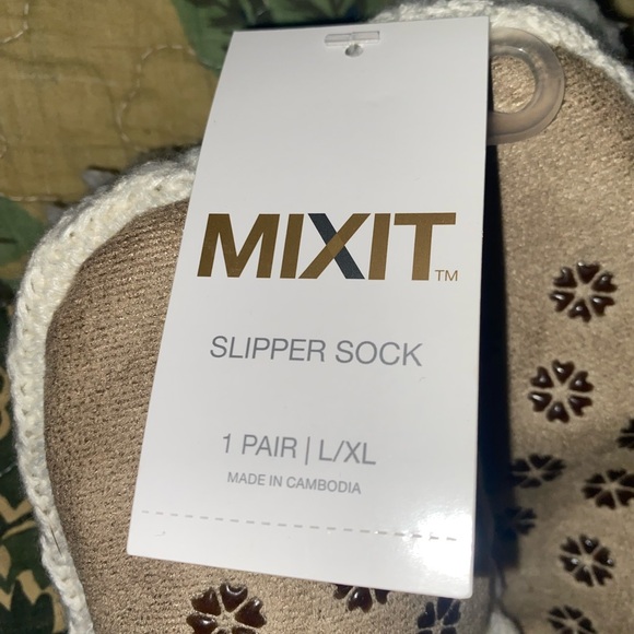Mixit Cozy Womens 1 Pair Slipper Socks SZ L/XL
NWT - Picture 7 of 7